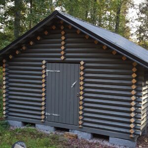 4 X 4m PUULIITERIN VALMISPAKETTI PELTIKATOLLA