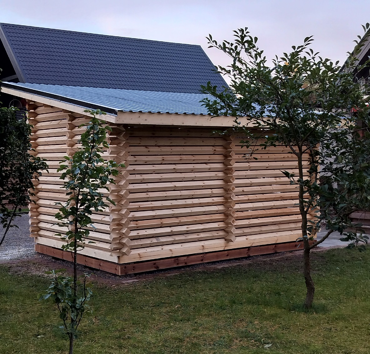 4x2M LIITERI JA VARASTO VALMISPAKETTI PARRUHIRRESTÄ - Kuva 6